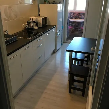 公寓 Apartments *